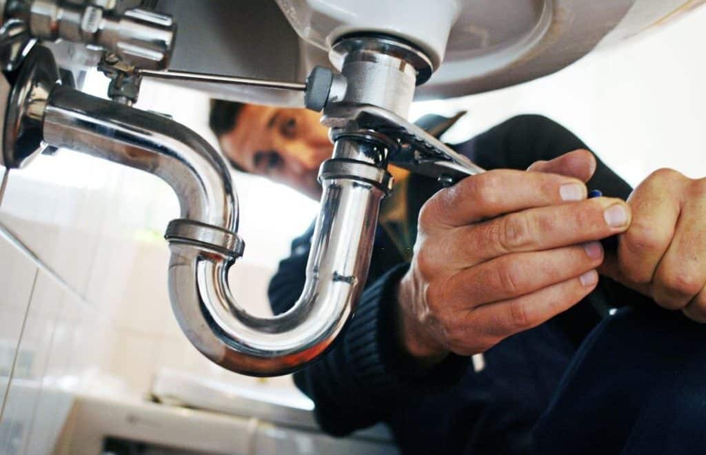 7 Essential Tips to Avoid Common Plumbing Problems