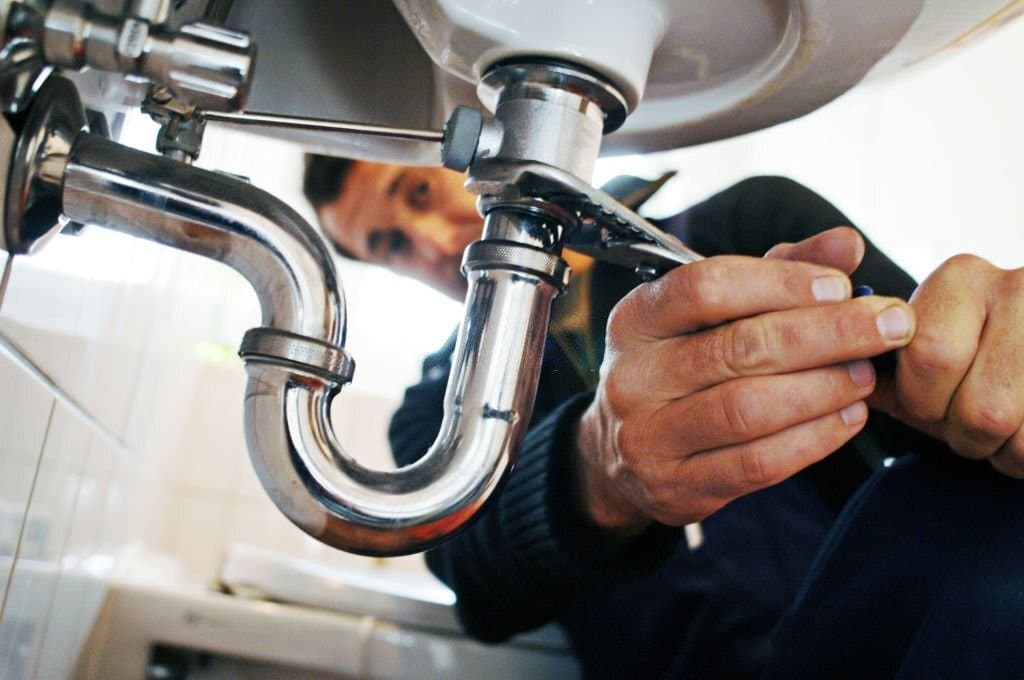 7 Essential Tips to Avoid Common Plumbing Problems